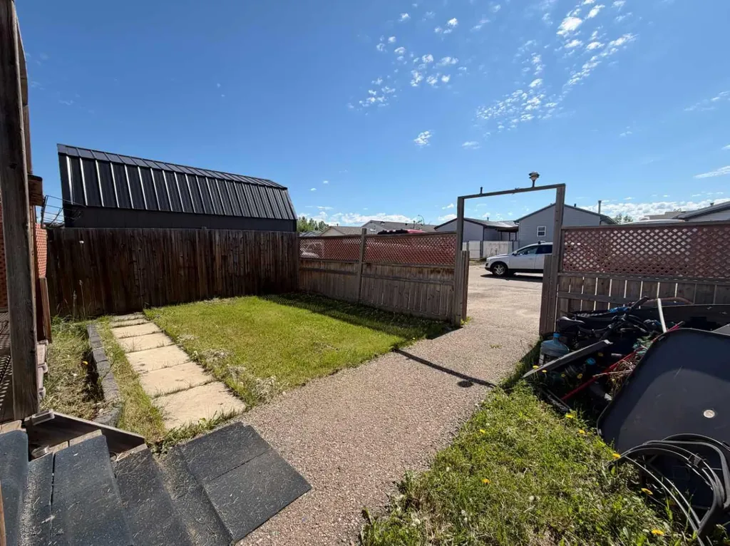 107 Bear Paw Drive Fort Mcmurray AB T9K2H4