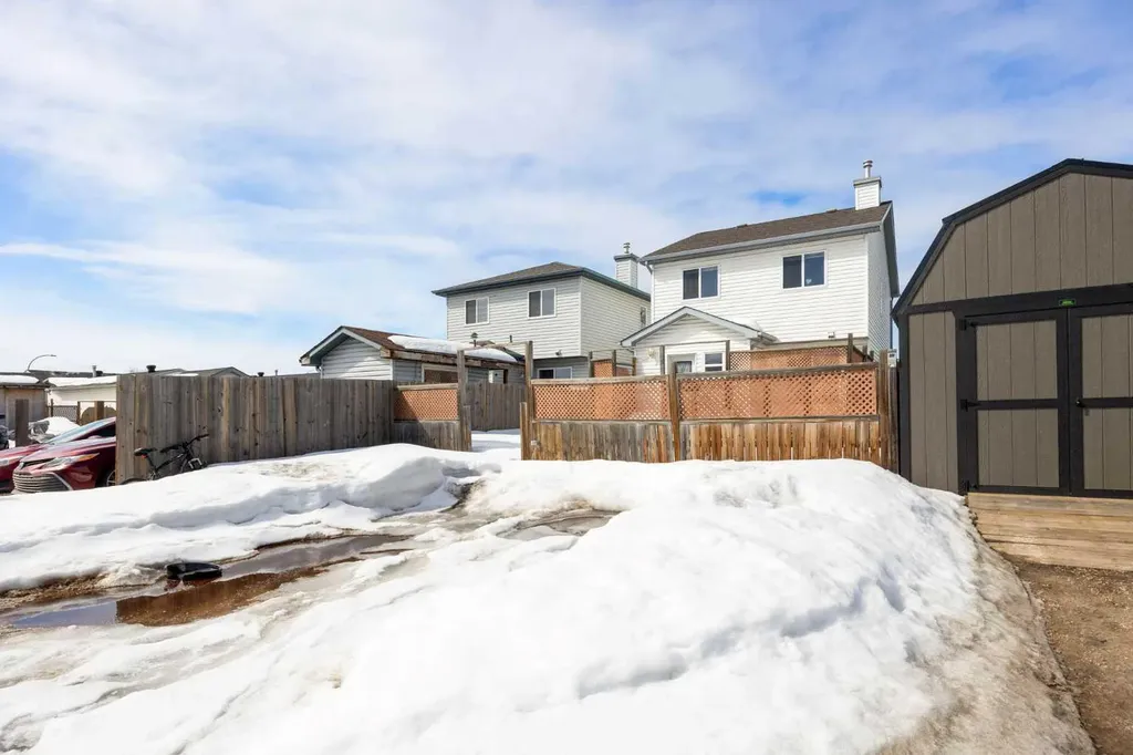 107 Bear Paw Drive Fort Mcmurray AB T9K2H4