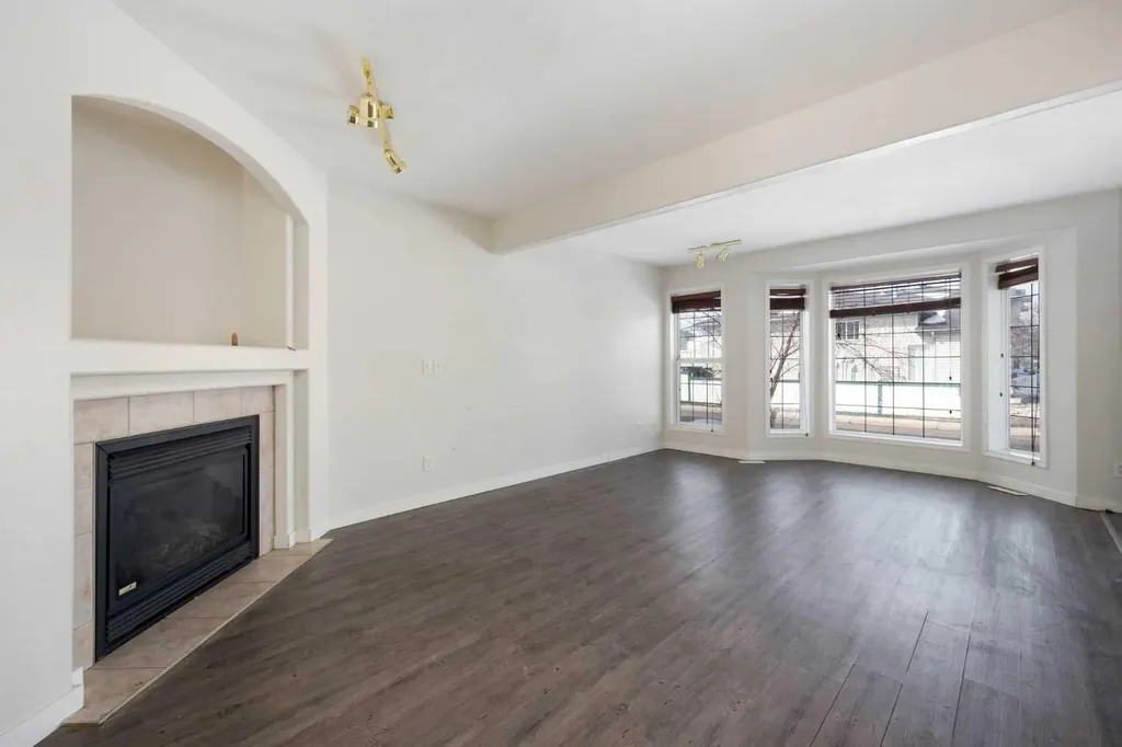 107 Bear Paw Drive Fort Mcmurray AB T9K2H4