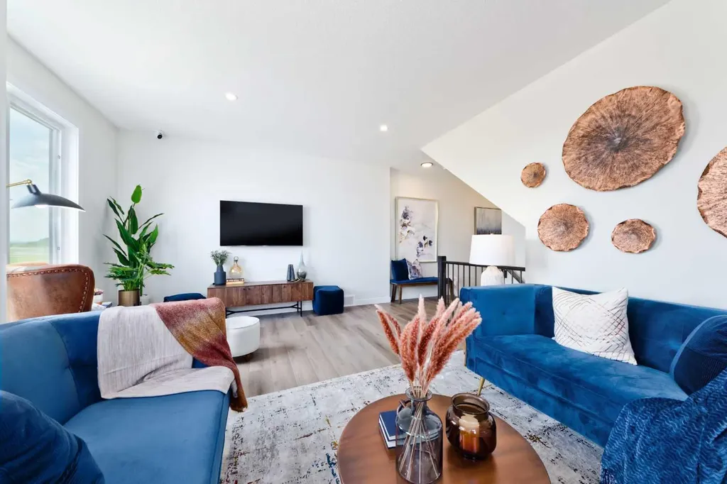 261 Bighorn Avenue SW Calgary AB T2Y 0Z8