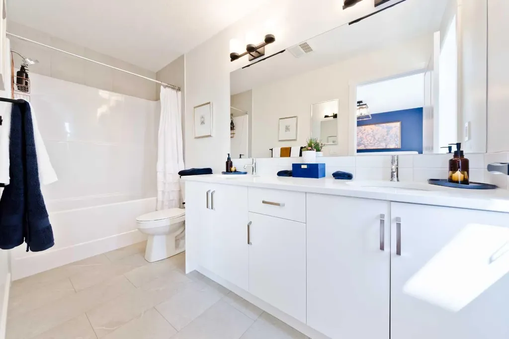 261 Bighorn Avenue SW Calgary AB T2Y 0Z8