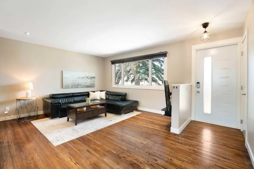142 Winston Drive SW Calgary AB T3C2P9