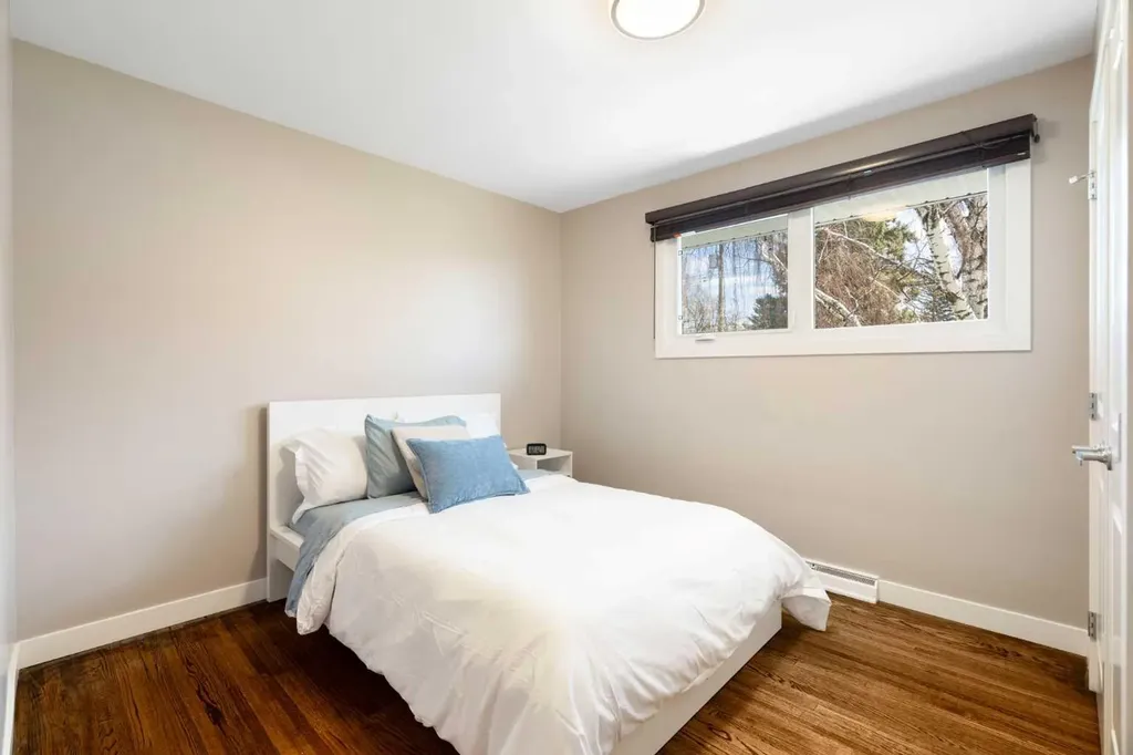 142 Winston Drive SW Calgary AB T3C2P9