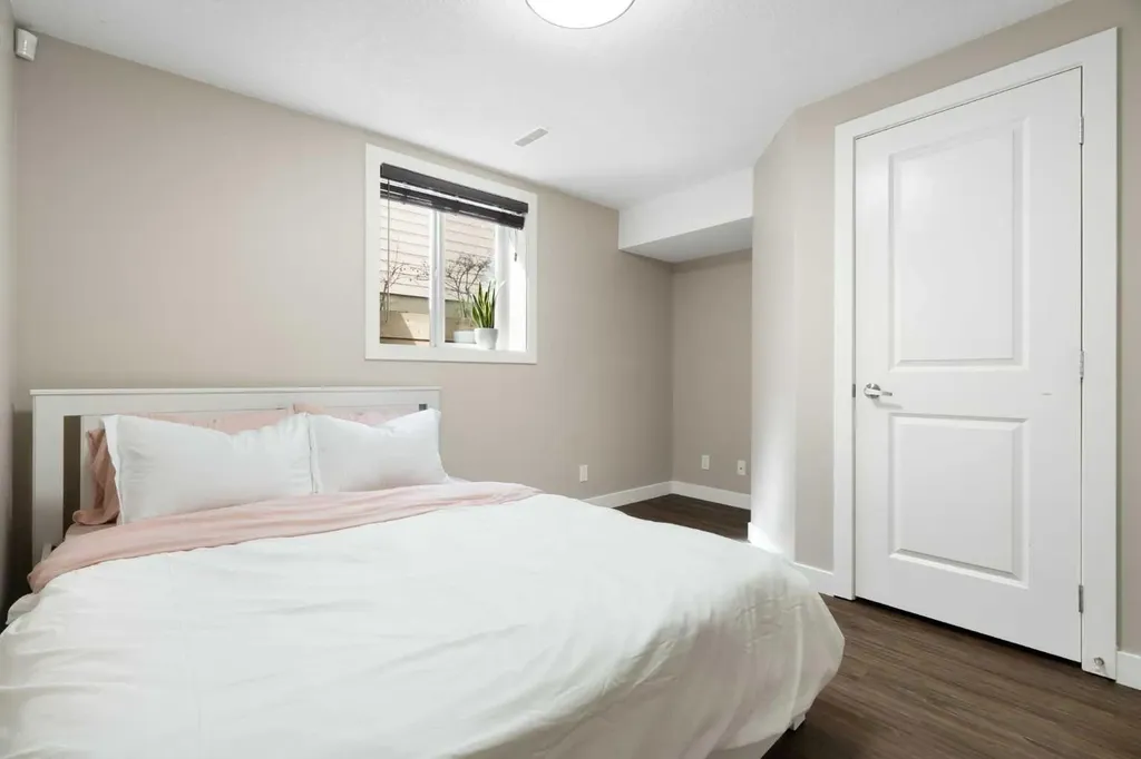 142 Winston Drive SW Calgary AB T3C2P9