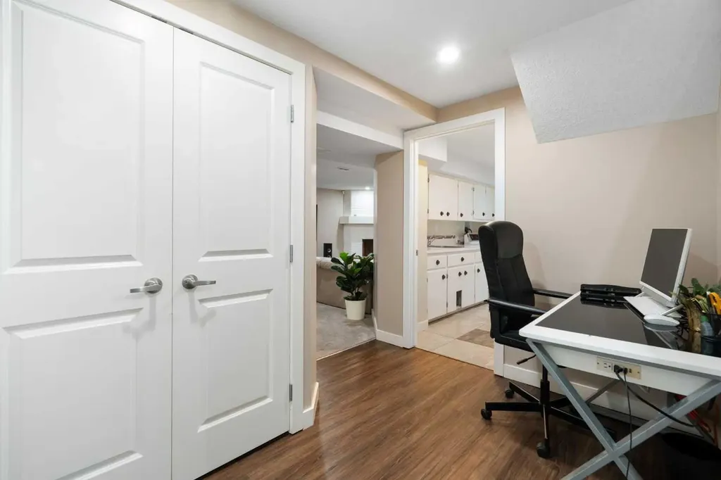 142 Winston Drive SW Calgary AB T3C2P9