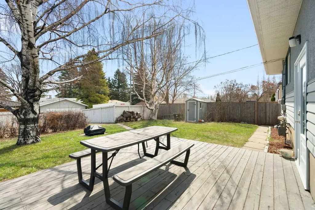 142 Winston Drive SW Calgary AB T3C2P9