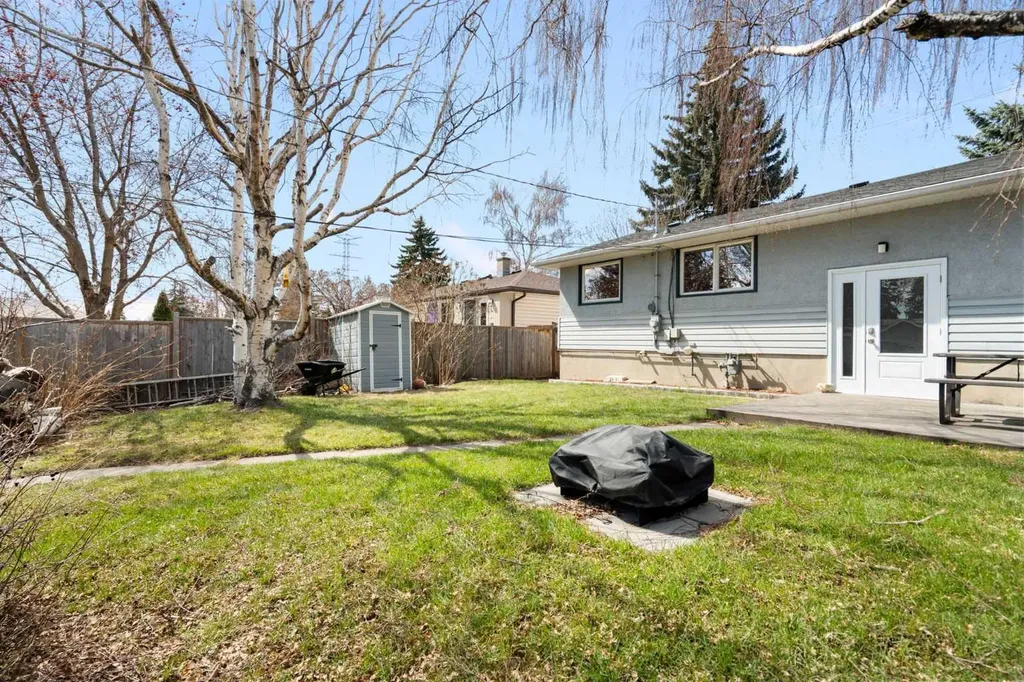 142 Winston Drive SW Calgary AB T3C2P9
