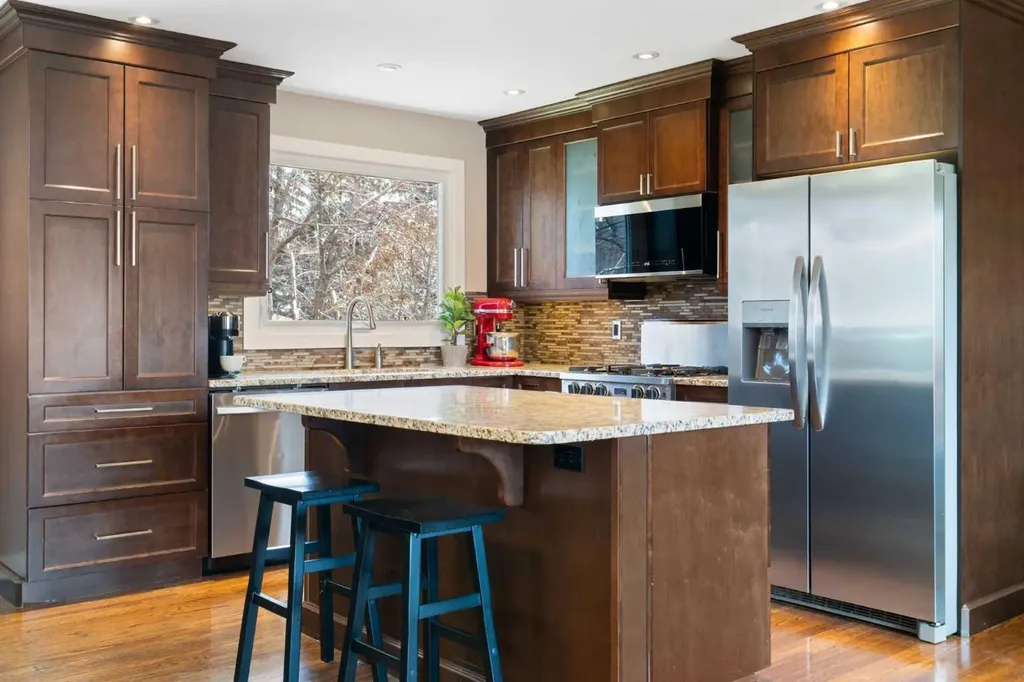 142 Winston Drive SW Calgary AB T3C2P9