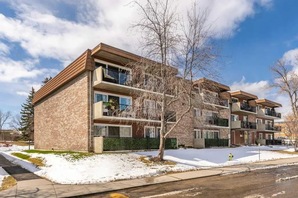 231 Heritage Drive SE Calgary AB T2H1N1