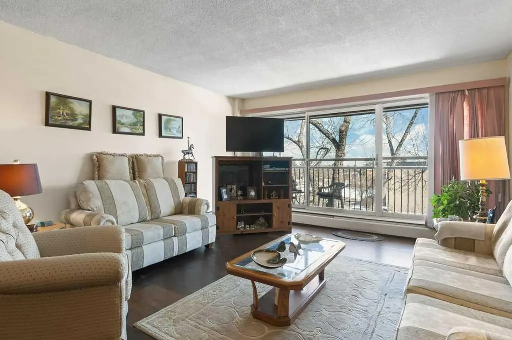 231 Heritage Drive SE Calgary AB T2H1N1