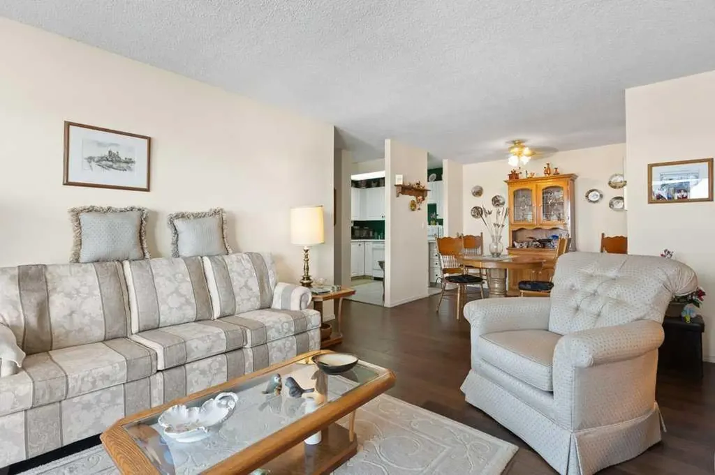 231 Heritage Drive SE Calgary AB T2H1N1