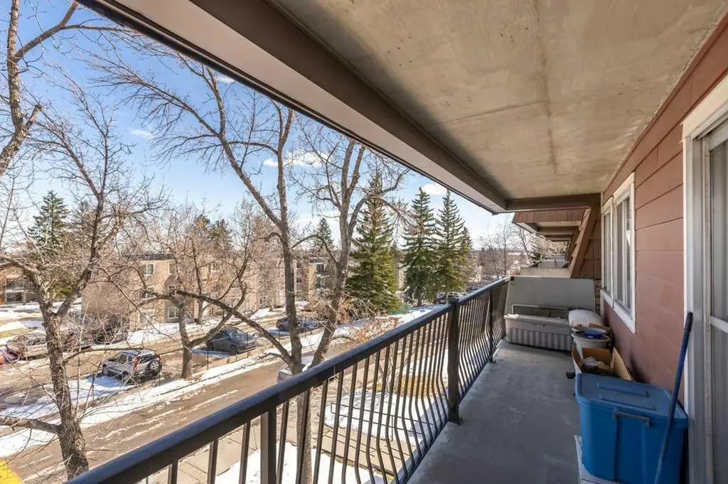 231 Heritage Drive SE Calgary AB T2H1N1