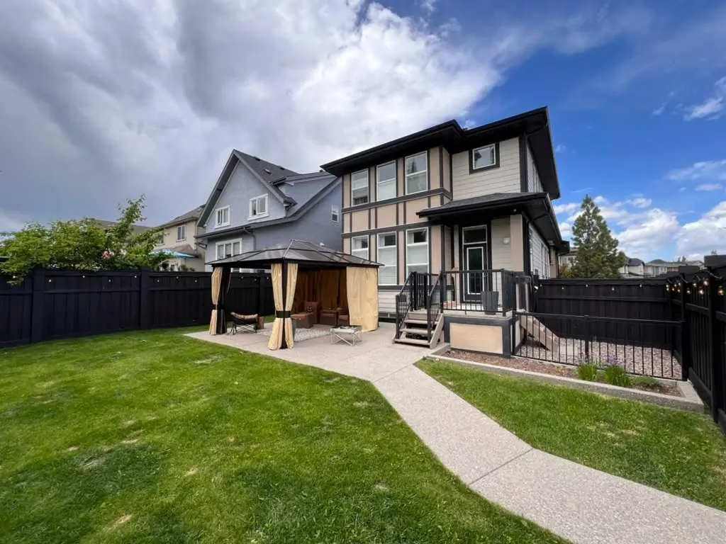 366 Mahogany Boulevard SE Calgary AB T3M 1M9