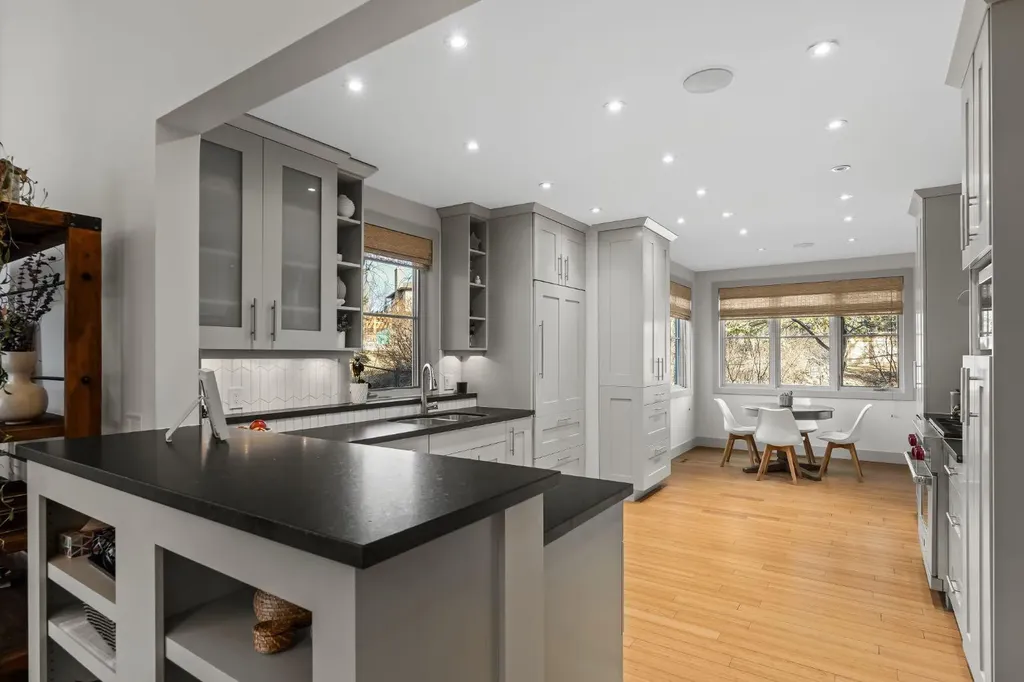 1359 69 Street SW Calgary AB T3H 3W8