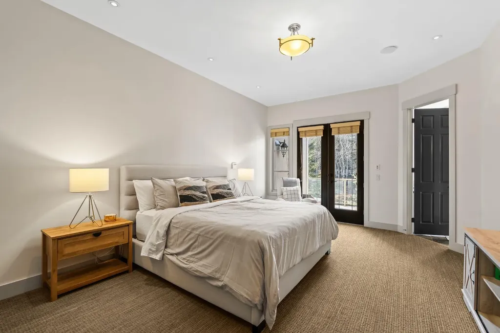 1359 69 Street SW Calgary AB T3H 3W8