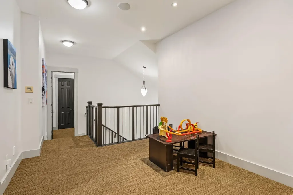 1359 69 Street SW Calgary AB T3H 3W8