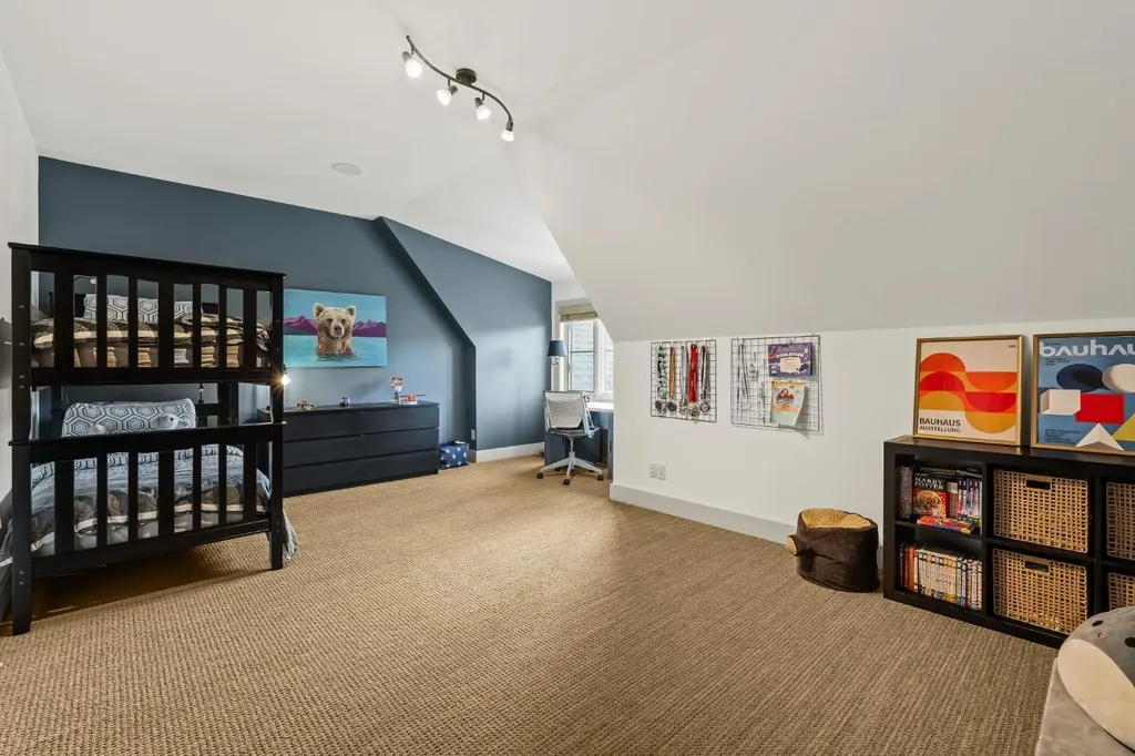 1359 69 Street SW Calgary AB T3H 3W8