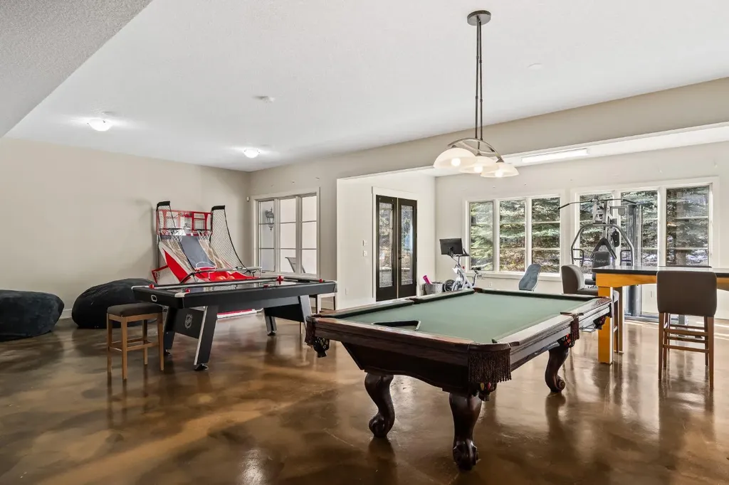 1359 69 Street SW Calgary AB T3H 3W8