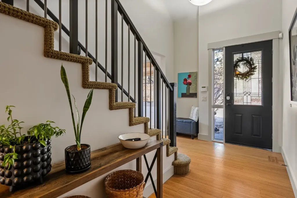 1359 69 Street SW Calgary AB T3H 3W8