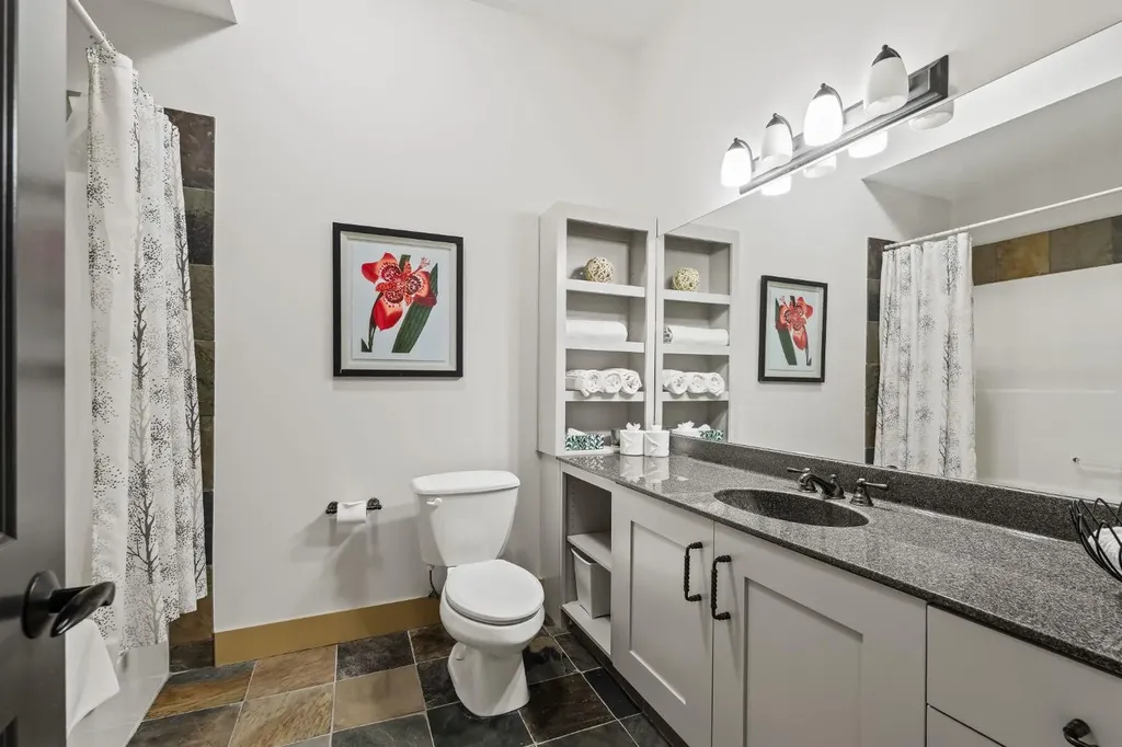 1359 69 Street SW Calgary AB T3H 3W8