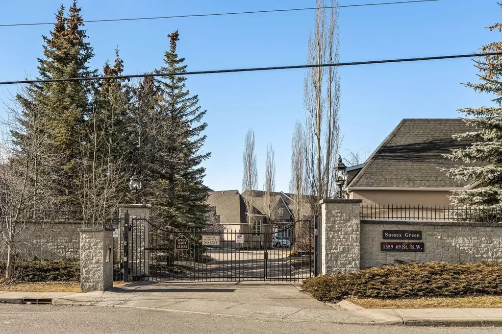 1359 69 Street SW Calgary AB T3H 3W8