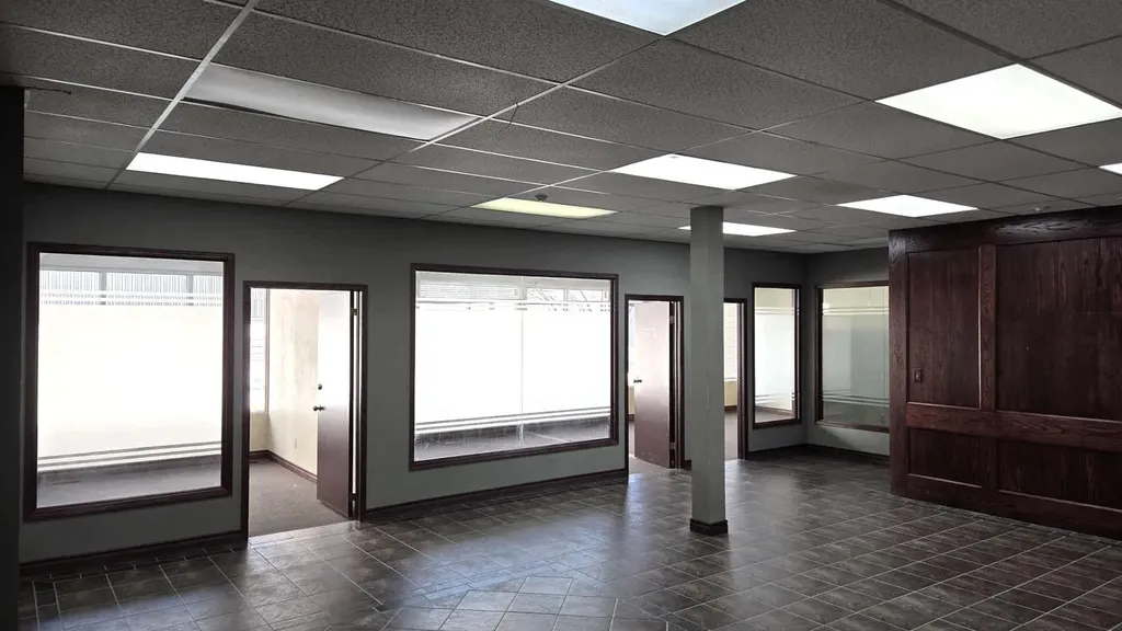 4811 48 Street Red Deer AB T4N 1S6