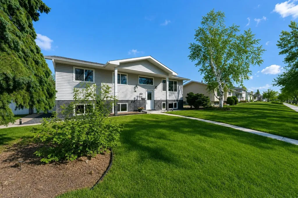 5722 Marler Drive Camrose AB T4V 2S8
