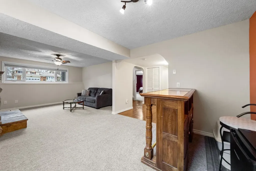 5722 Marler Drive Camrose AB T4V 2S8