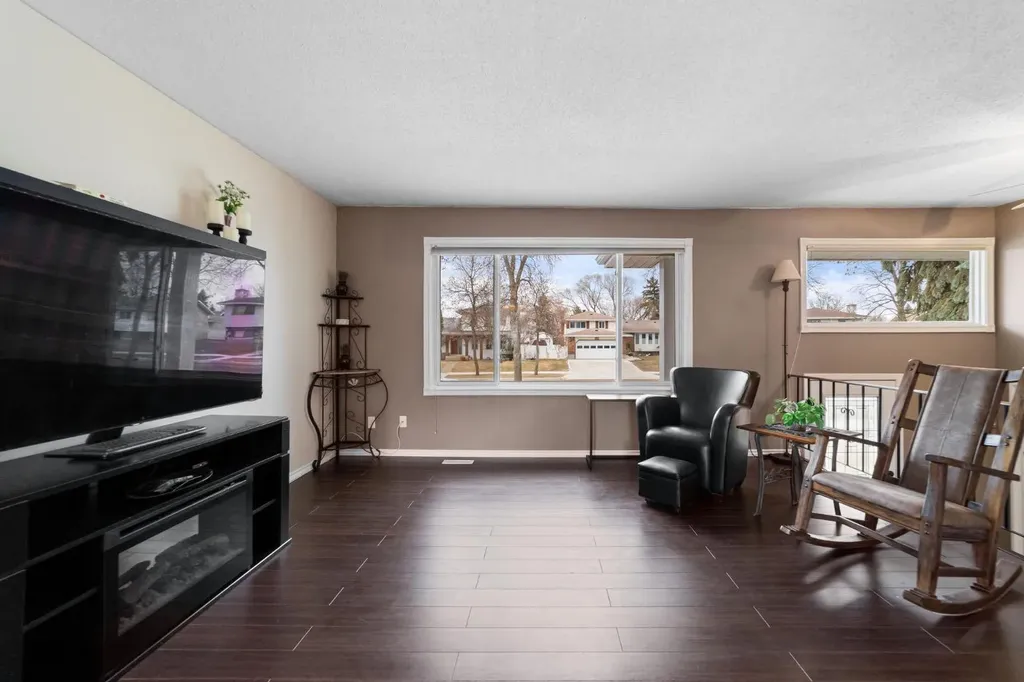 5722 Marler Drive Camrose AB T4V 2S8