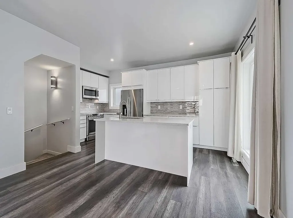 603 15 Avenue SW Calgary AB T2R 0R4