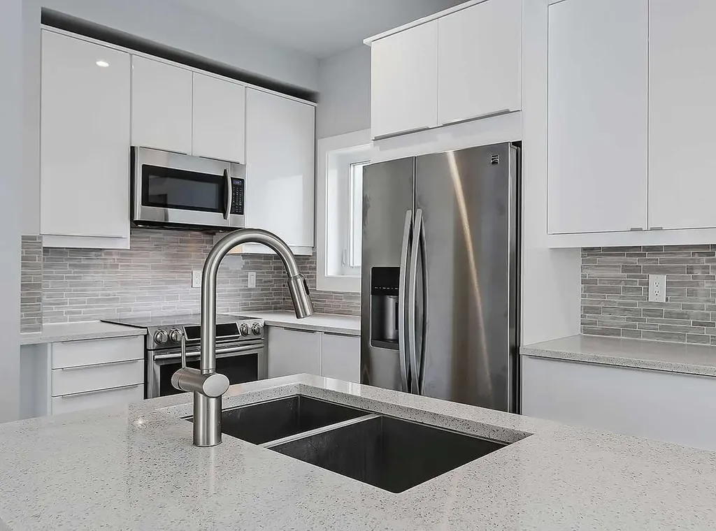 603 15 Avenue SW Calgary AB T2R 0R4