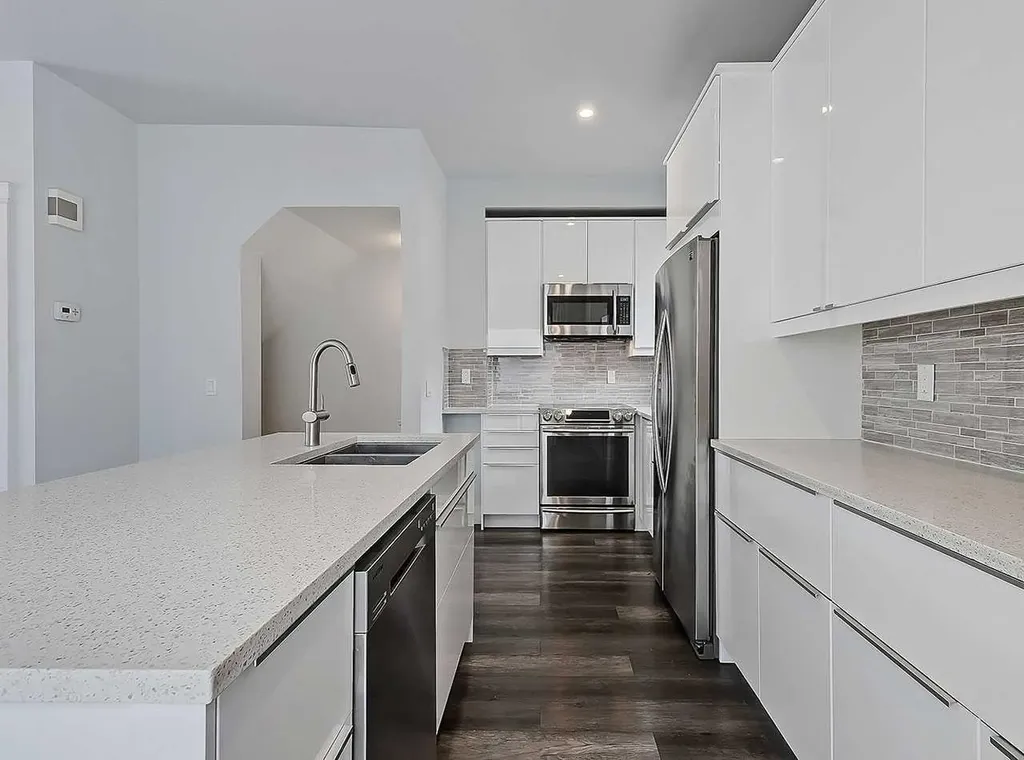 603 15 Avenue SW Calgary AB T2R 0R4