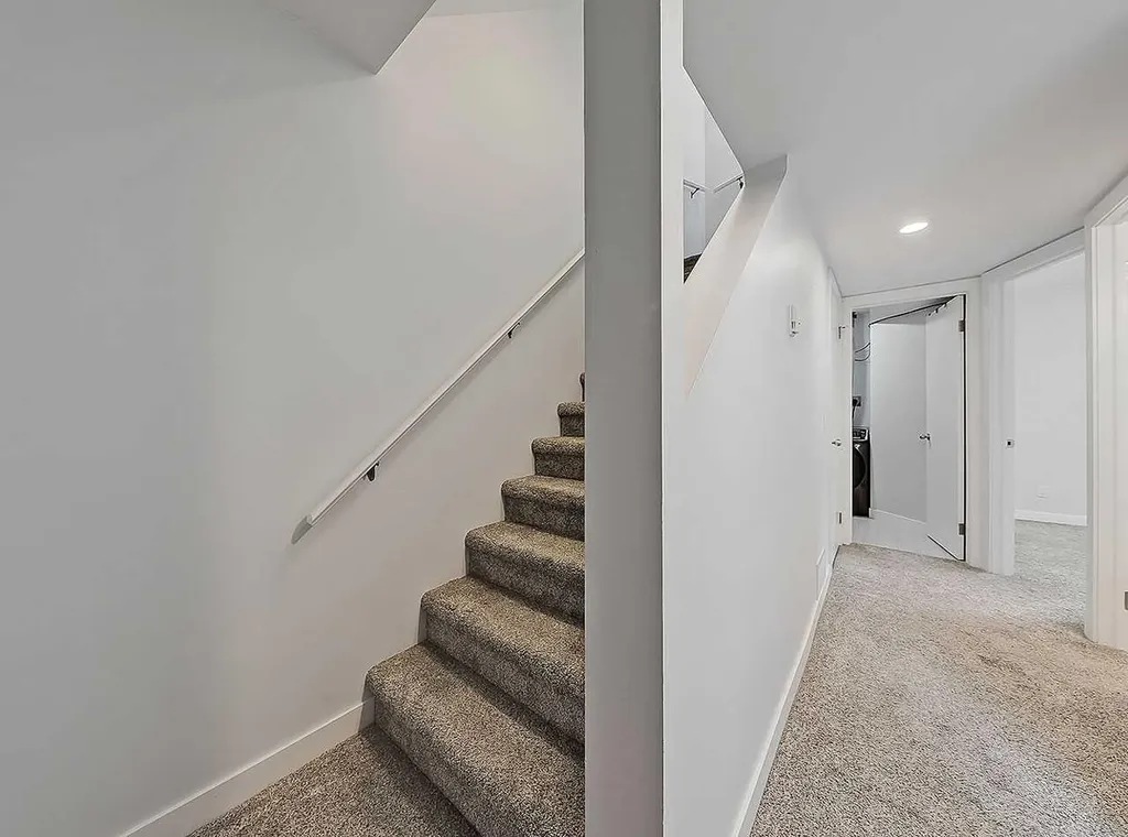 603 15 Avenue SW Calgary AB T2R 0R4