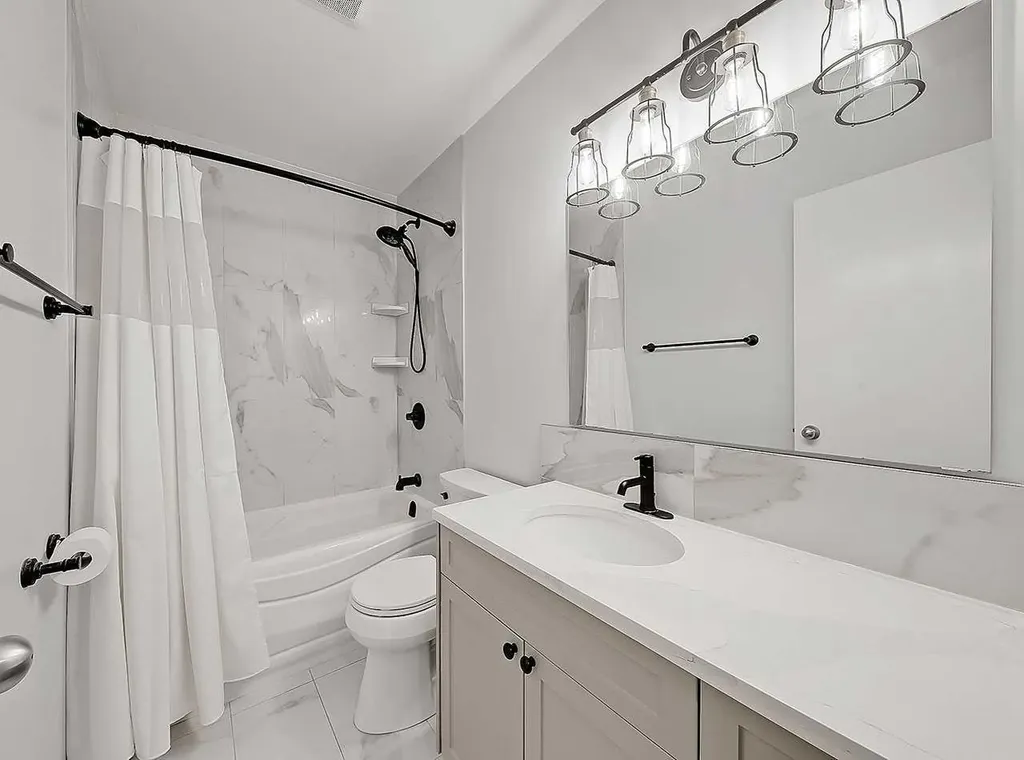 603 15 Avenue SW Calgary AB T2R 0R4