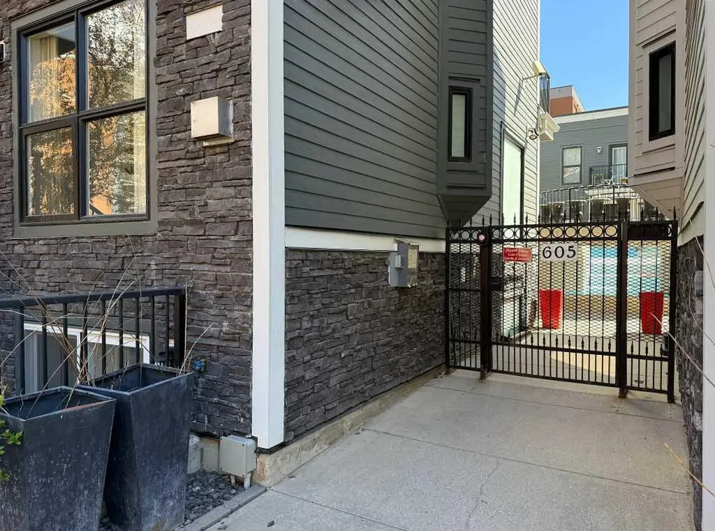603 15 Avenue SW Calgary AB T2R 0R4