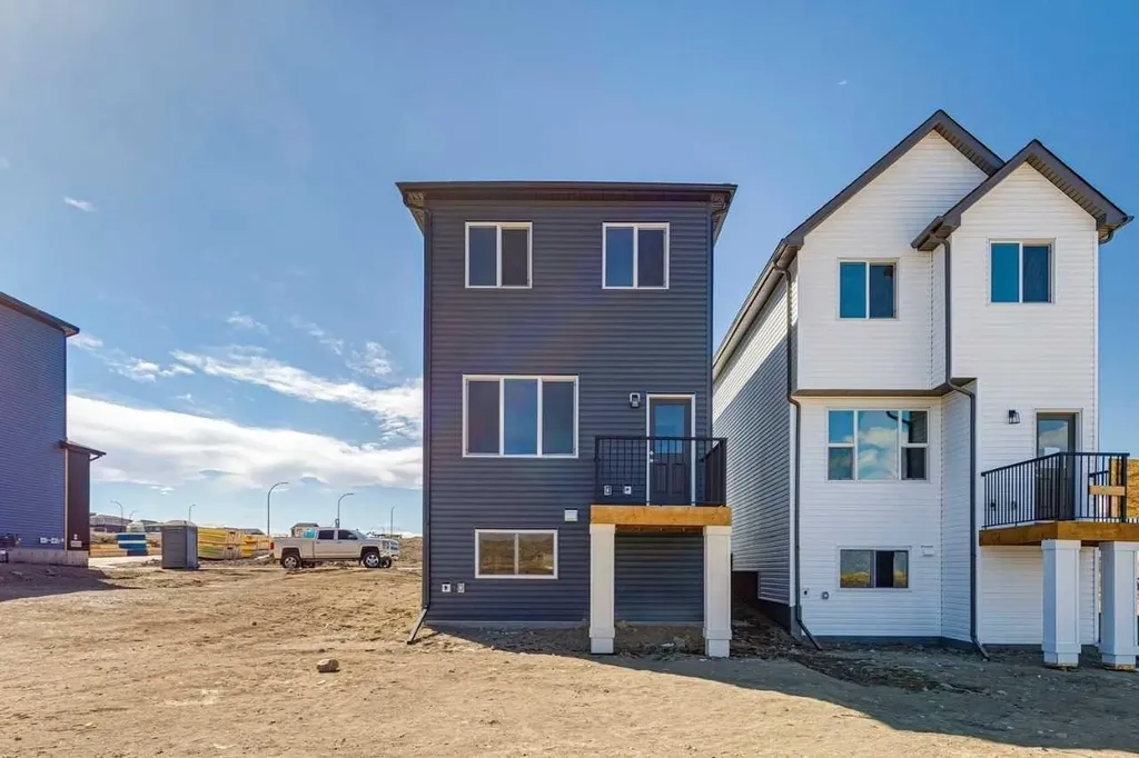 70 Lucas Heath NW Calgary AB T3P 2Y2