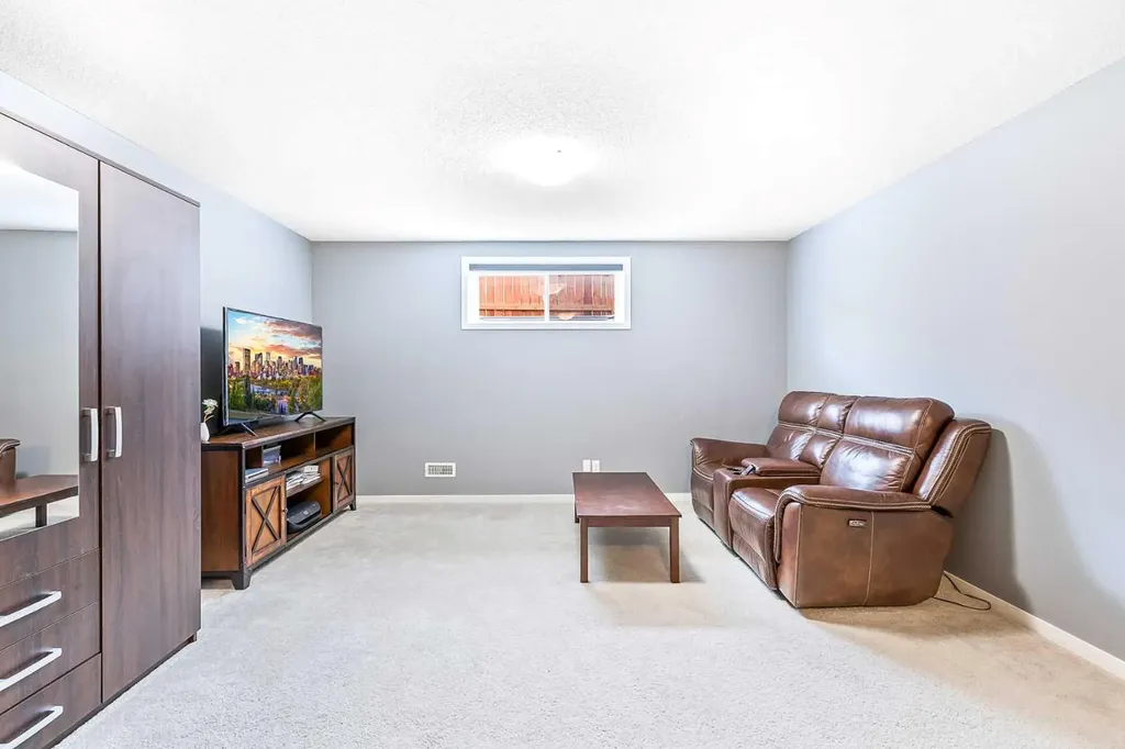 66 Skyview Point Rise NE Calgary AB T3N1B6