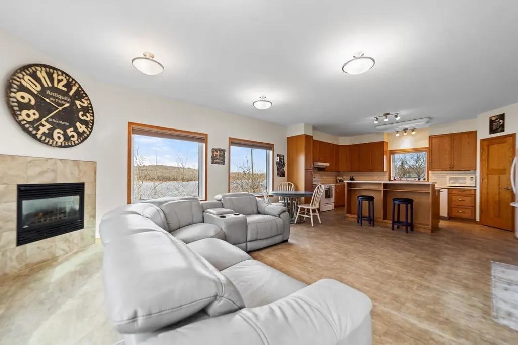 225 Lindgren Street Ferintosh AB T0B 1M0