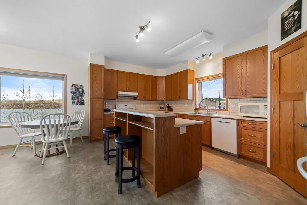 225 Lindgren Street Ferintosh AB T0B 1M0