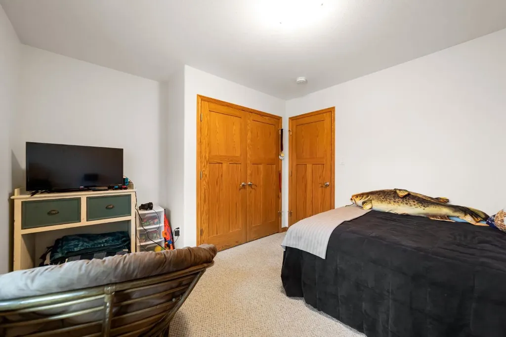 225 Lindgren Street Ferintosh AB T0B 1M0