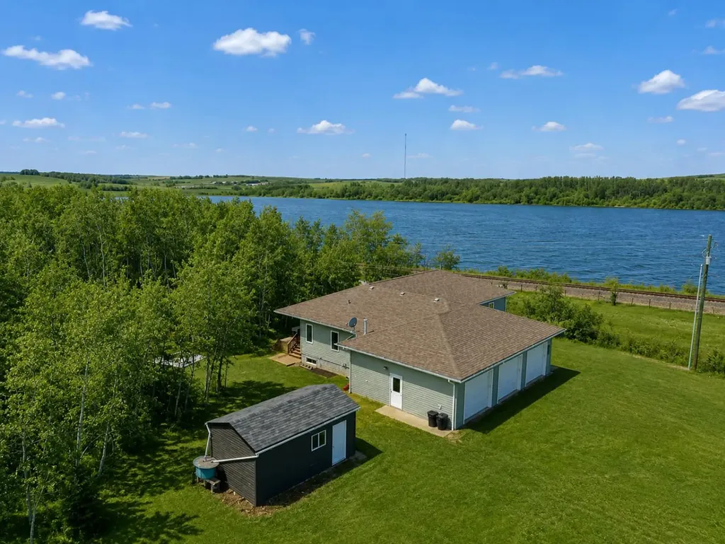 225 Lindgren Street Ferintosh AB T0B 1M0