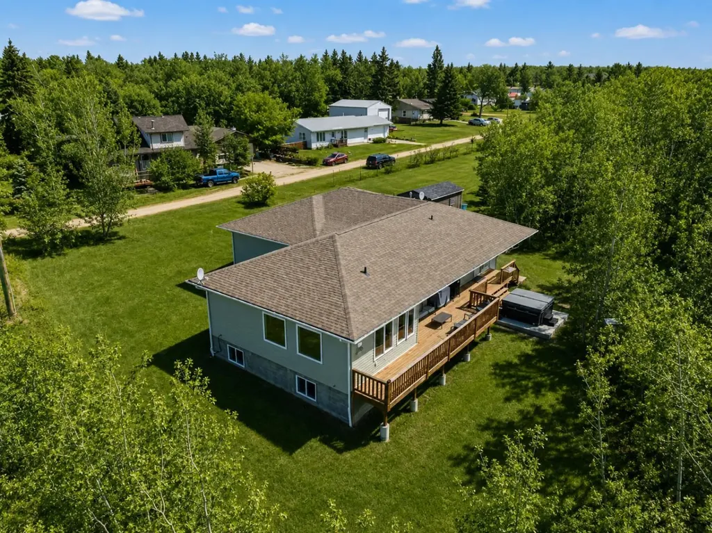 225 Lindgren Street Ferintosh AB T0B 1M0