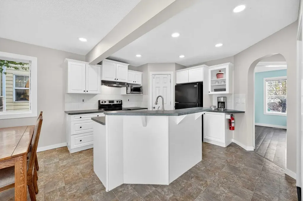 988 Prestwick Circle SE Calgary AB T2Z 3X7