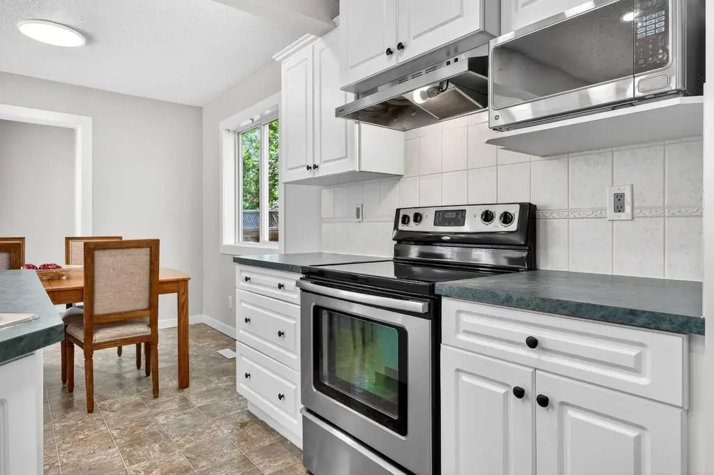 988 Prestwick Circle SE Calgary AB T2Z 3X7