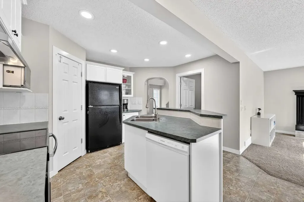 988 Prestwick Circle SE Calgary AB T2Z 3X7