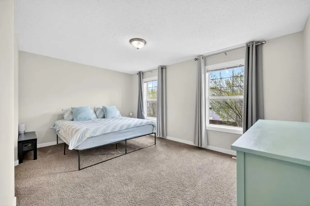 988 Prestwick Circle SE Calgary AB T2Z 3X7