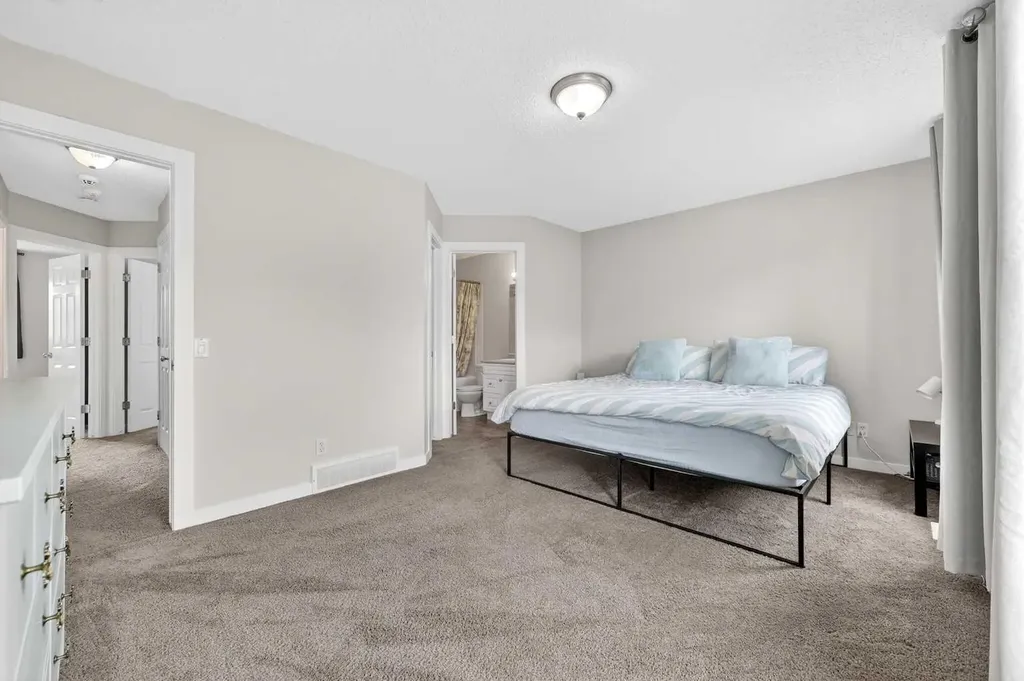 988 Prestwick Circle SE Calgary AB T2Z 3X7