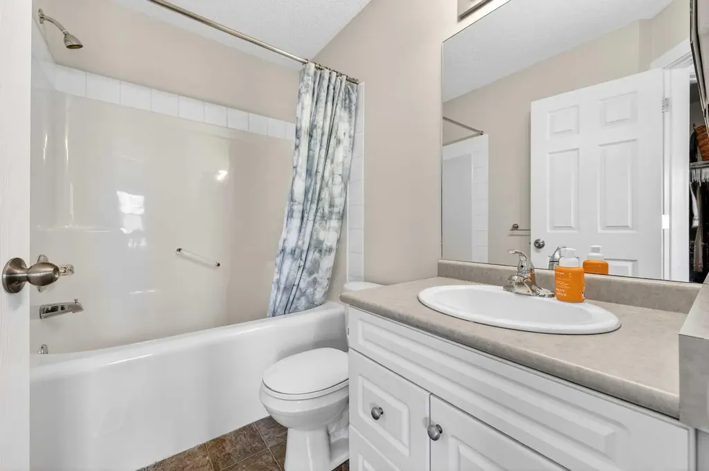 988 Prestwick Circle SE Calgary AB T2Z 3X7