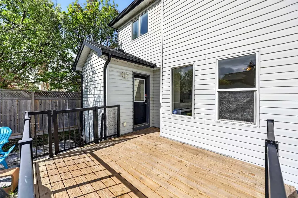 988 Prestwick Circle SE Calgary AB T2Z 3X7