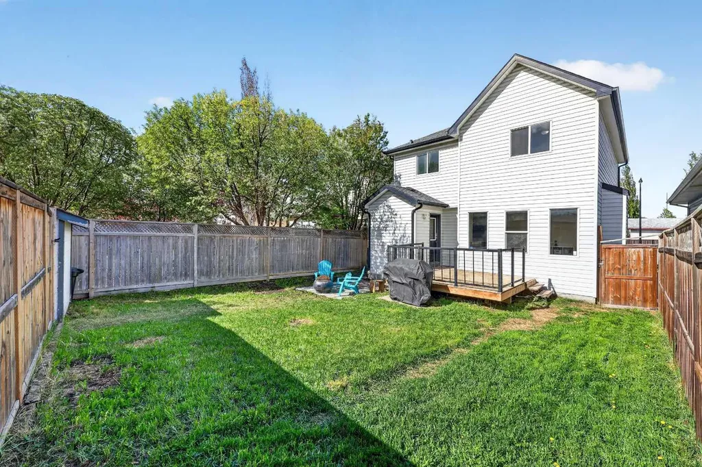 988 Prestwick Circle SE Calgary AB T2Z 3X7